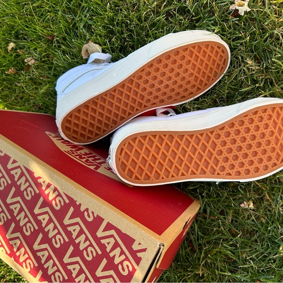 Vans White High Top Tennis NWT Size 5.5 - Picture 7 of 8